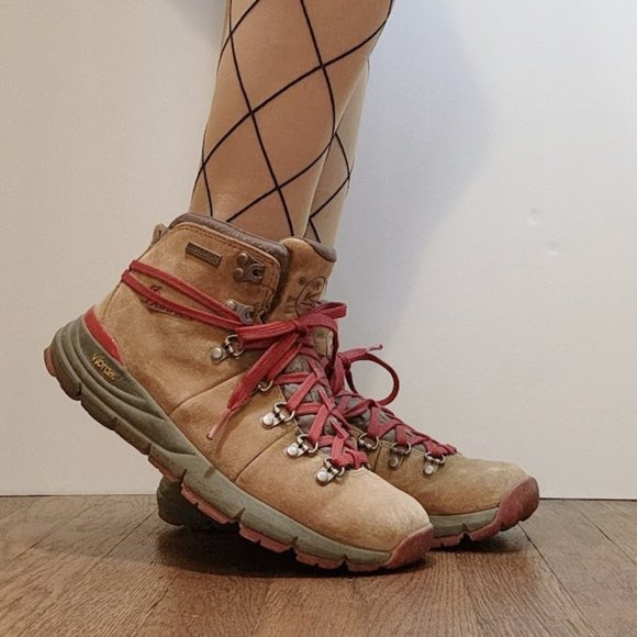 danner vibram hiking boots